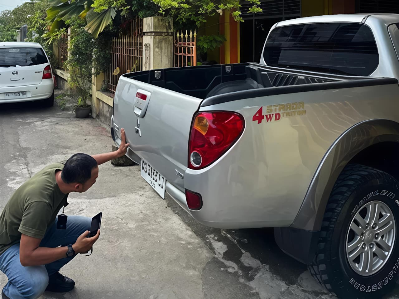 Proses inspeksi mobil bekas Inspekta