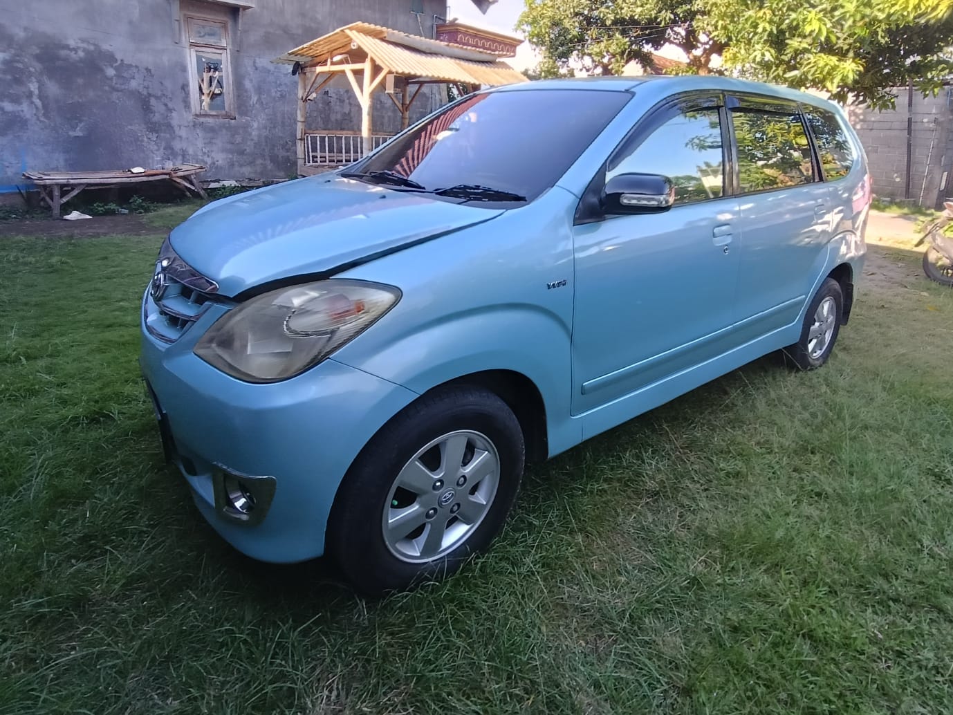 Inspektor Inspekta memeriksa mobil di Kediri